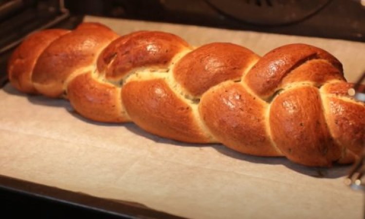 חלת שום ועשבי תיבול חלת שום ועשבי תיבול