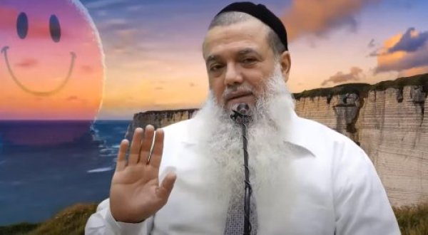 הרב יגאל כהן - צילום מסך מהסרטון