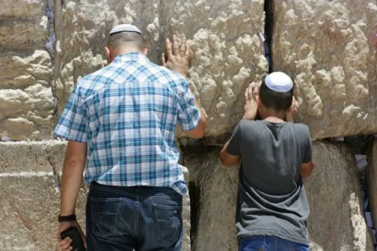 על הבנים על הבנים