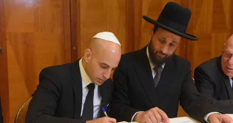 תפילה לציבור לומר בזמן החופה מהרב מרדכי אליהו זצ תפילה לציבור לומר בזמן החופה מהרב מרדכי אליהו זצ