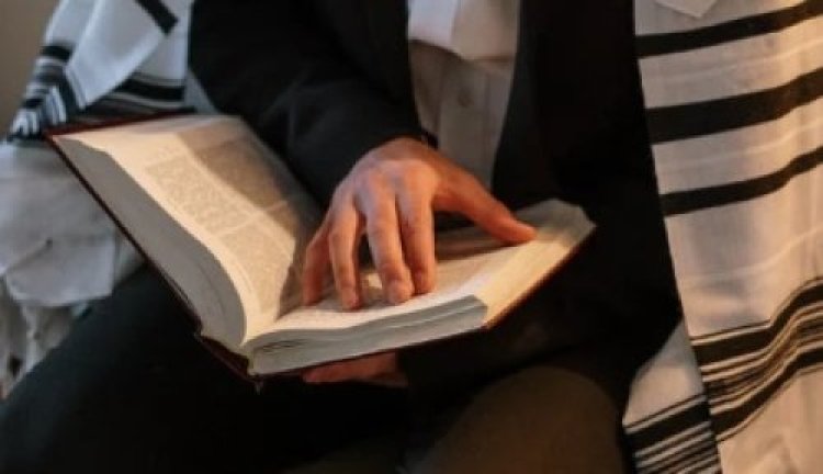 כל המתפלל על חברו: אמרו פרקי תהילים לרפואה שלמה לחכם שלום כהן כל המתפלל על חברו: אמרו פרקי תהילים לרפואה שלמה לחכם שלום כהן