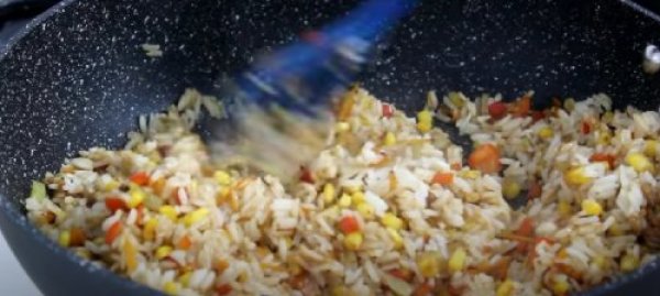 מתכון מושלם לסוכות: אורז מוקפץ עם ירקות מוקפצים