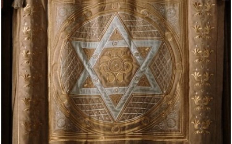 מרגש עד דמעות: ניצול שואה בן 97 עלה לתורה וחגג בר מצווה מרגש עד דמעות: ניצול שואה בן 97 עלה לתורה וחגג בר מצווה
