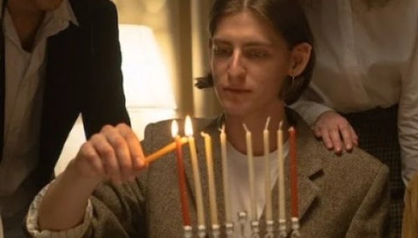78% מהיהודים בישראל מדליקים נרות חנוכה
