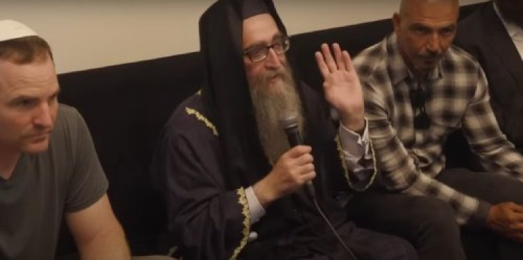 מי היא אשת התקשורת שאירחה בביתה שיעור תורה של הרב פינטו? מי היא אשת התקשורת שאירחה בביתה שיעור תורה של הרב פינטו?