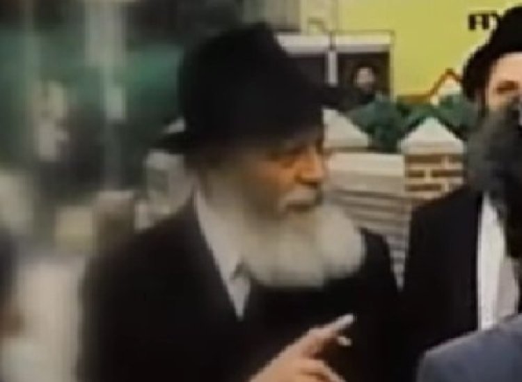 כמה זמן היה עומד על רגליו ללא הפסקה הרבי מלובביץ'? 4 עובדות מדהימות על חייו כמה זמן היה עומד על רגליו ללא הפסקה הרבי מלובביץ'? 4 עובדות מדהימות על חייו