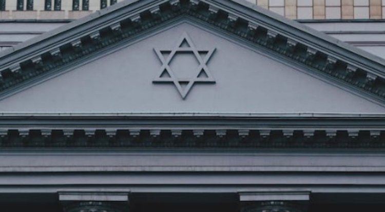 איש התקשורת שהתרגש כל כך: איש התקשורת שהתרגש כל כך:
