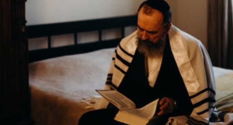 קראו כעת: סדר תפילה שחיבר הרב מרדכי אליהו זצ קראו כעת: סדר תפילה שחיבר הרב מרדכי אליהו זצ