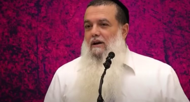 מפחיד: כששני מחבלים הגיעו לבסיס אליו בא הרב יגאל כהן לחזק חיילים מפחיד: כששני מחבלים הגיעו לבסיס אליו בא הרב יגאל כהן לחזק חיילים