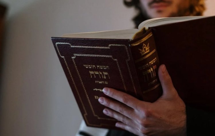 עם סגולה: החייל שמתחילת המלחמה החל ללמוד את התנ עם סגולה: החייל שמתחילת המלחמה החל ללמוד את התנ