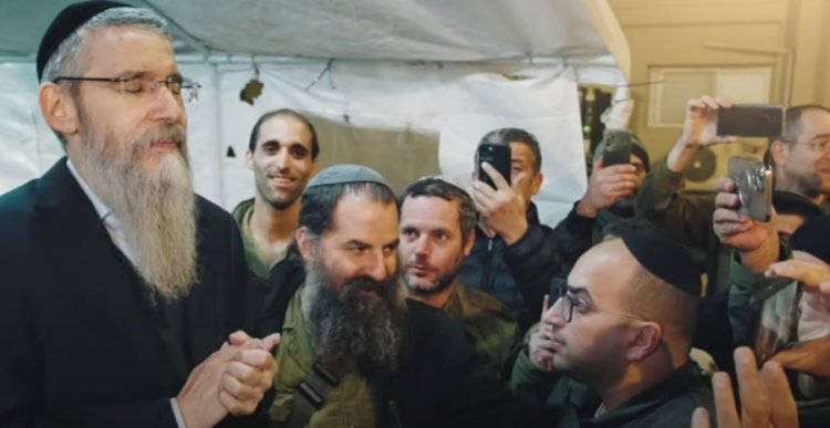 לנצח: השיר החדש לחיזוק רוח הלוחמים והעם של אברהם פריד לנצח: השיר החדש לחיזוק רוח הלוחמים והעם של אברהם פריד