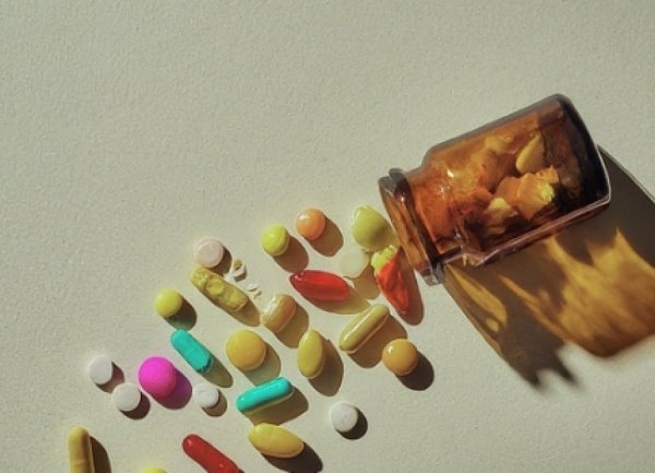 האם מותר לקחת תרופות רגילות בפסח?
