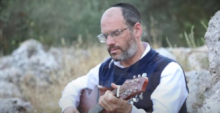 אתגעגע לכאן: השיר החדש של אהרון רזאל אתגעגע לכאן: השיר החדש של אהרון רזאל