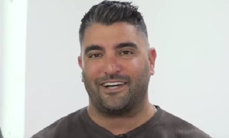 מי הזמר שעצר את ההופעה כדי להתפלל? מי הזמר שעצר את ההופעה כדי להתפלל?