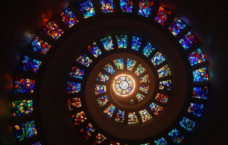 המפורסמת משתפת: המפורסמת משתפת: