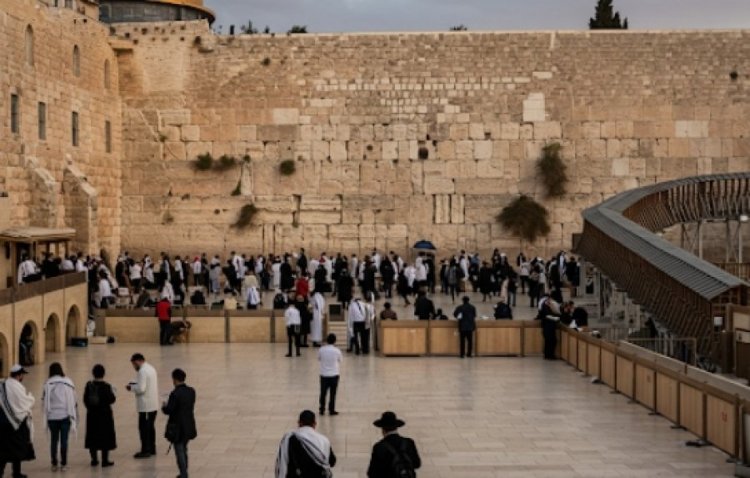 שורד השבי מודה לה' על הצלתו: שורד השבי מודה לה' על הצלתו: