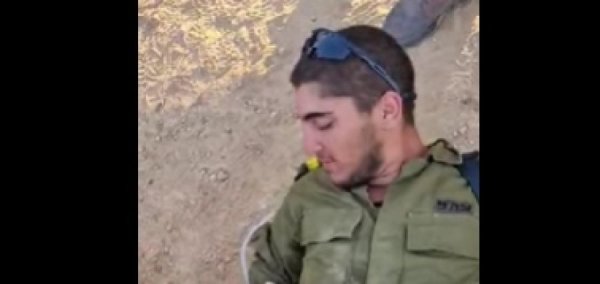 מרגש: הגאון הינוקא כותב אות בספר תורה לעילוי נשמת הקדוש שגב שוורץ הי מרגש: הגאון הינוקא כותב אות בספר תורה לעילוי נשמת הקדוש שגב שוורץ הי