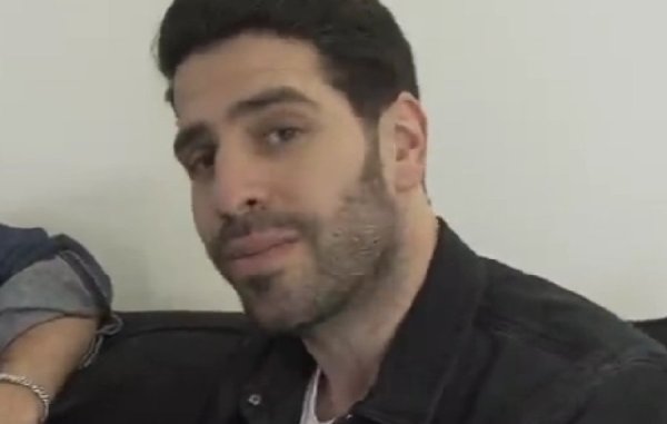 השחקן משתף: השחקן משתף: