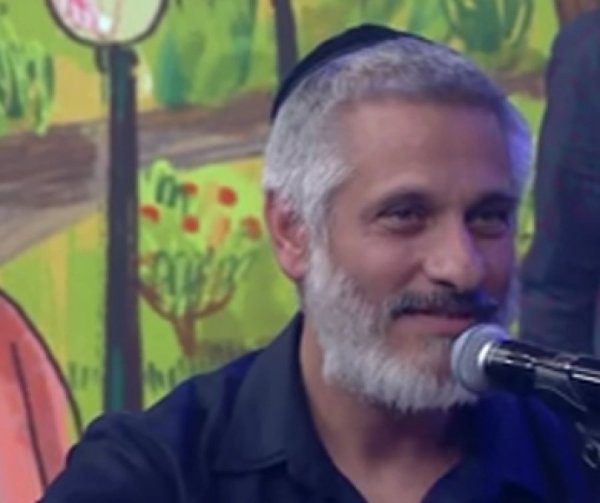 הזמר מכריז: הזמר מכריז: