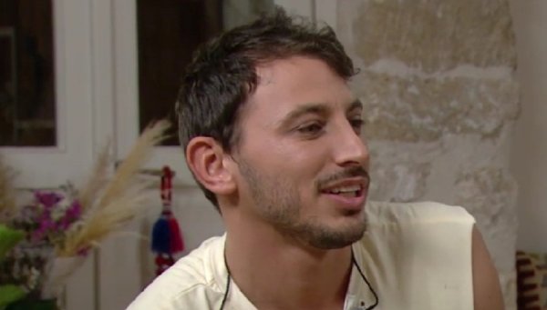 הזמר שנמצא בהליך תשובה: 