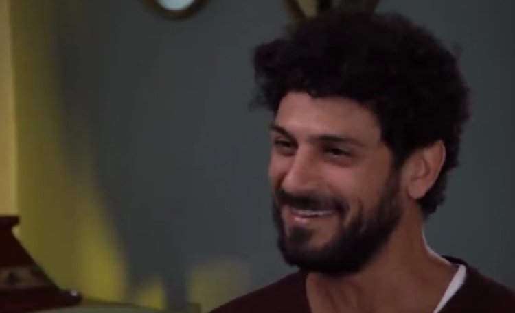 השחקן מחדד לעוקביו: השחקן מחדד לעוקביו:
