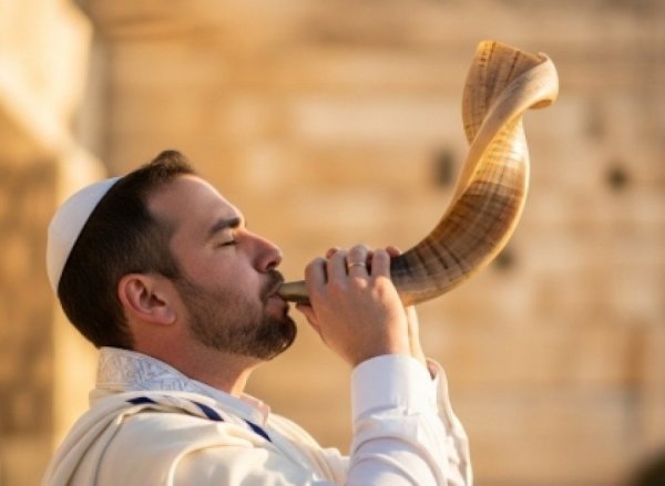אל תחכו לרגע האחרון: מעמד הסרת קללות ועיכובים בערב ראש השנה אל תחכו לרגע האחרון: מעמד הסרת קללות ועיכובים בערב ראש השנה