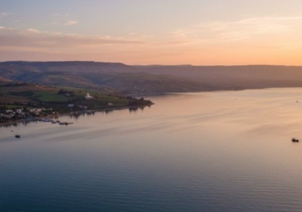 מדוע המים בכינרת 'מתוקים', ואילו בים המלח 'מלוחים'? חז