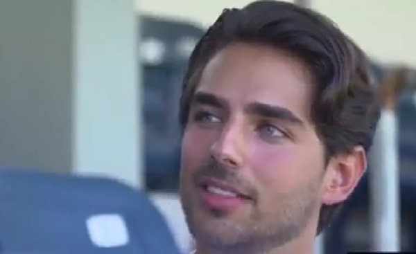 השחקן המפורסם מרגש: השחקן המפורסם מרגש: