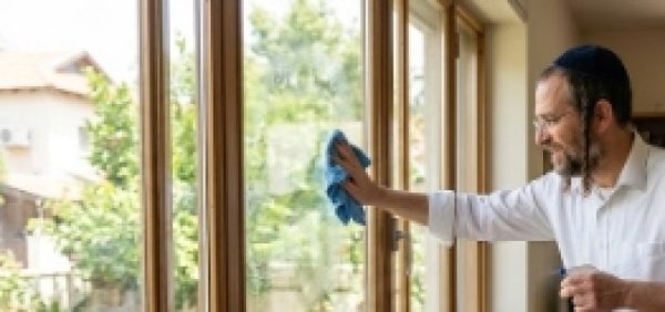 לא צריך כימיקלים: אלו החומרים הטבעיים שאיתם תבריקו את הבית