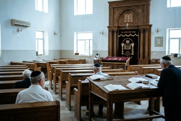 מותר לאכול בבית הכנסת? וממתי מביאים ילד להתפלל?