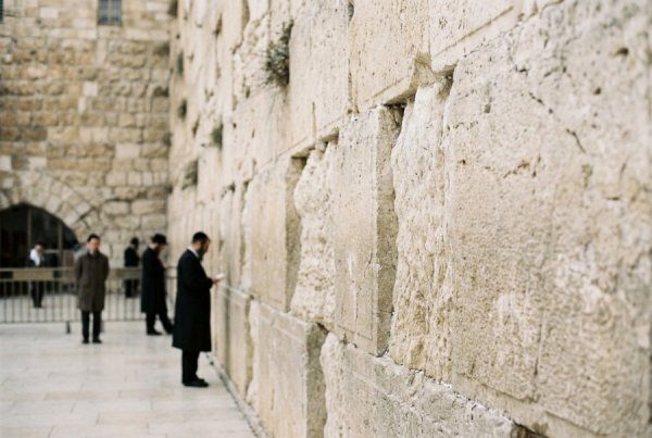 למה דווקא אחרי חצות? הסוד שמאחורי הזמן הזה בתשעה באב למה דווקא אחרי חצות? הסוד שמאחורי הזמן הזה בתשעה באב
